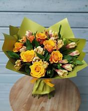 Букет цветов из:  Альстромерии и Розы в Белую Колпь