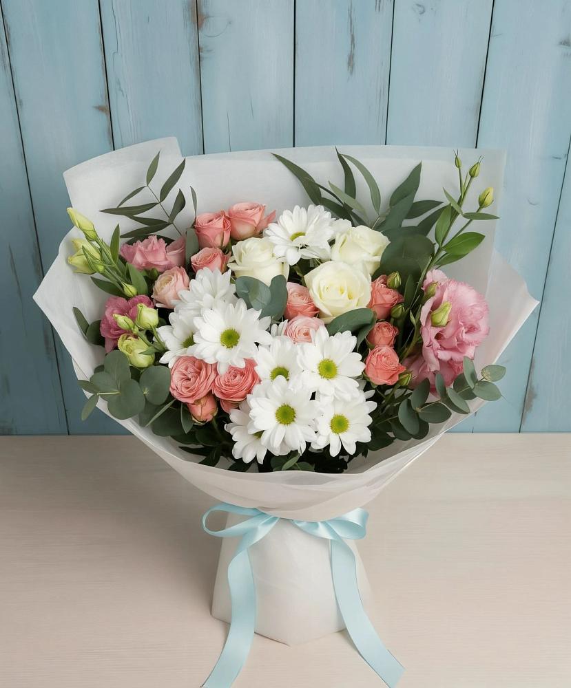 Букет цветов из: Розы, Лизиантусы и Хризантемы в Белую Колпь