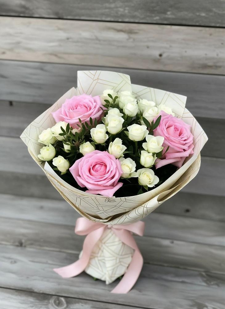 Букет цветов из: Розы в Белую Колпь