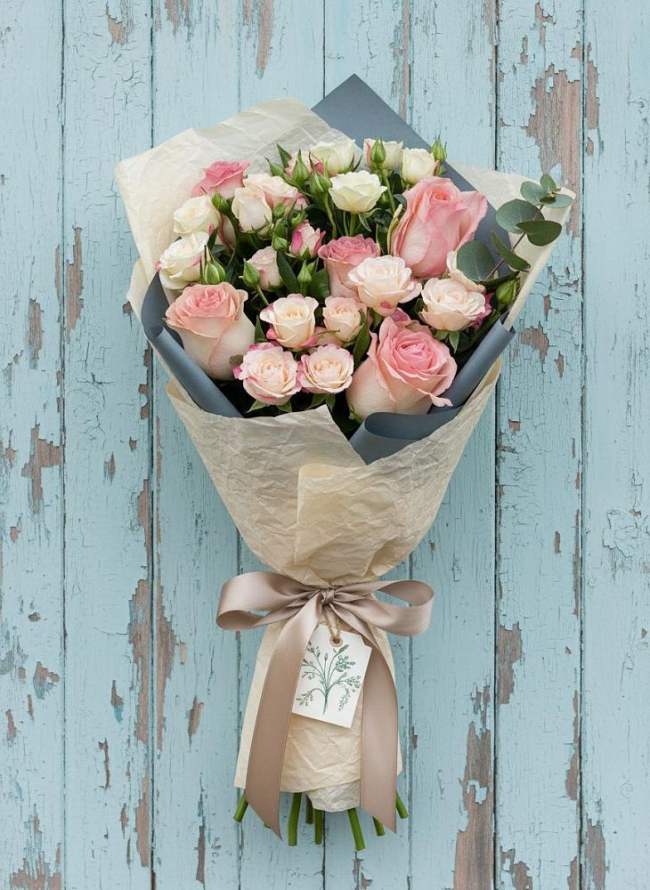 Букет цветов из: Розы в Белую Колпь