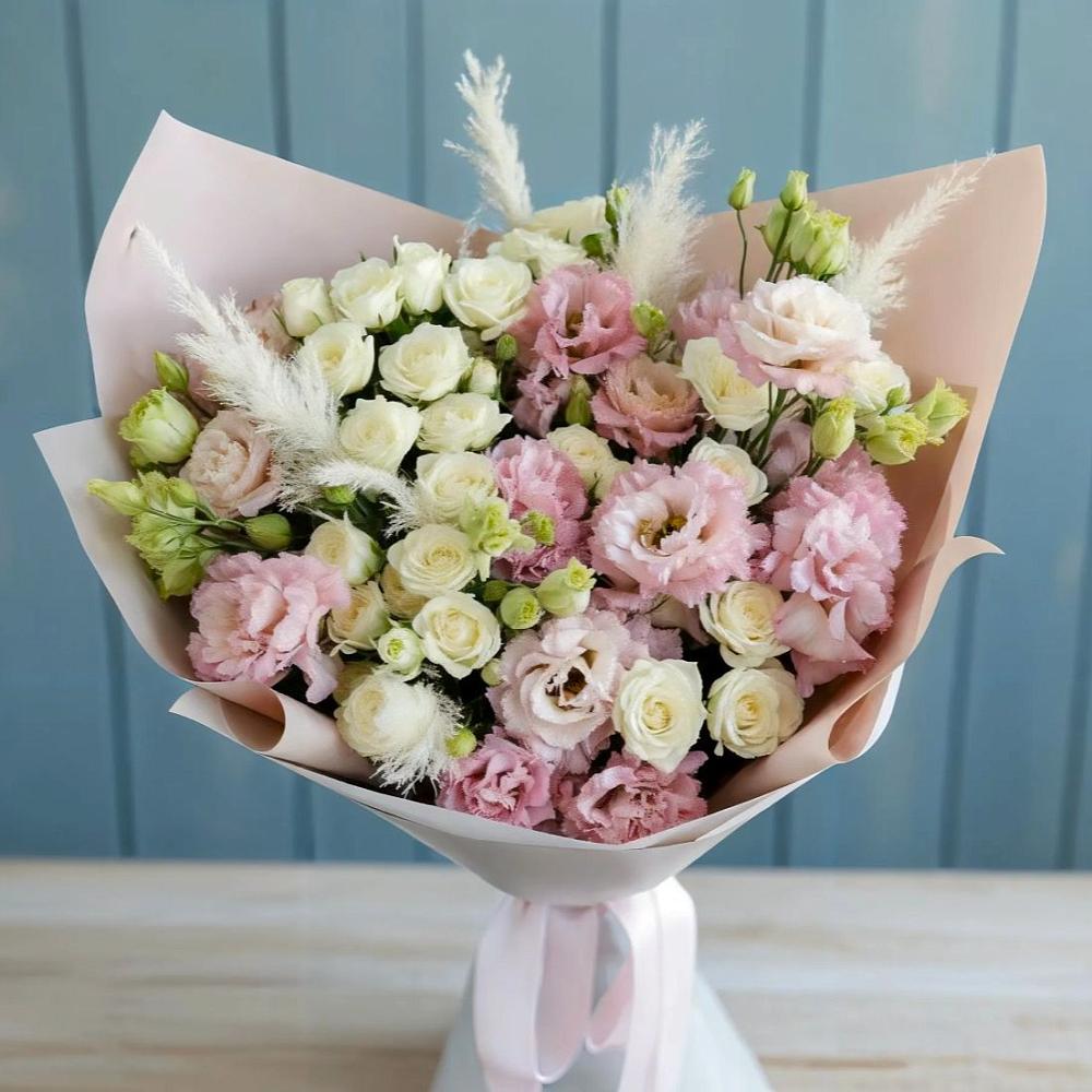 Букет цветов из: Альстромерии и Розы в Белую Колпь