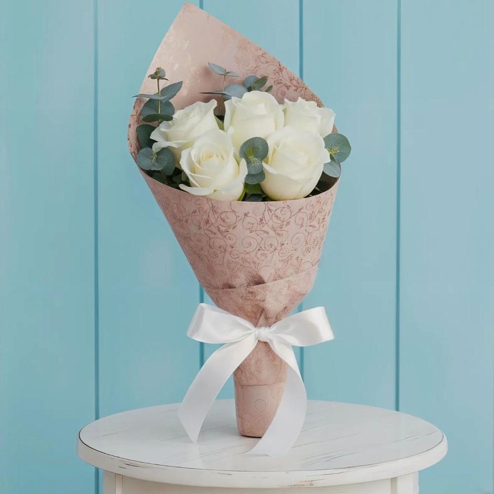 Букет цветов из: Розы в Белую Колпь