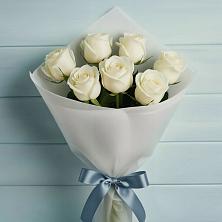 Букет 7 Белых роз Эдлесс Лав в Белую Колпь