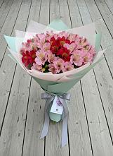 Букет цветов из:  Альстромерии в Белую Колпь