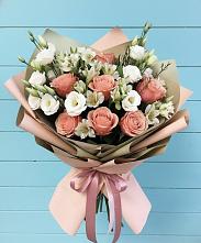 Букет цветов из:  Розы, Альстромерии и Лизиантусы #REPLACE_PRED# Белую Колпь