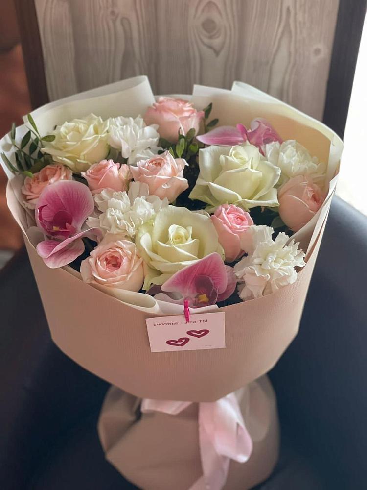 Букет цветов из: Орхидеи, Розы и Гвоздики в Белую Колпь