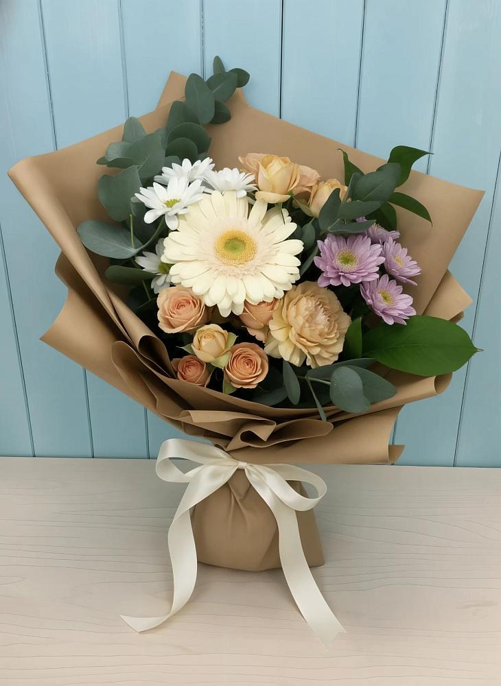 Букет цветов из: Герберы и Хризантемы в Белую Колпь