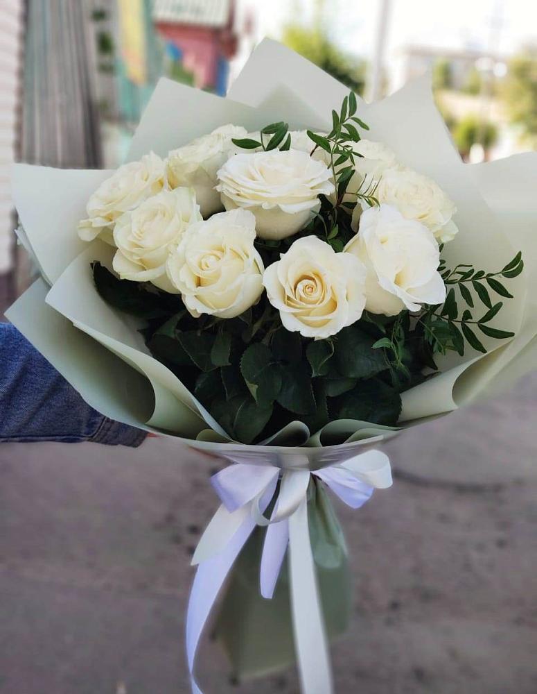 Букет Белые розы Проуд в Белую Колпь