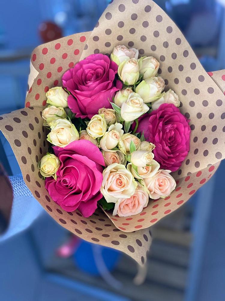 Букет цветов из: Розы в Белую Колпь