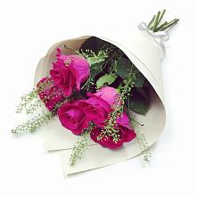 Букет цветов из:  Розы в Белую Колпь