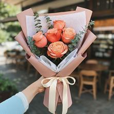 Букет цветов из:  Розы в Белую Колпь