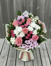 Букет цветов из:  Альстромерии, Гвоздики, Розы и Хризантемы в Белую Колпь