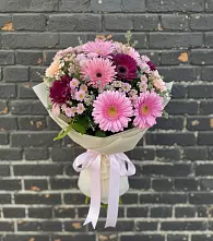 Букет цветов из:  Герберы и Хризантемы в Белую Колпь