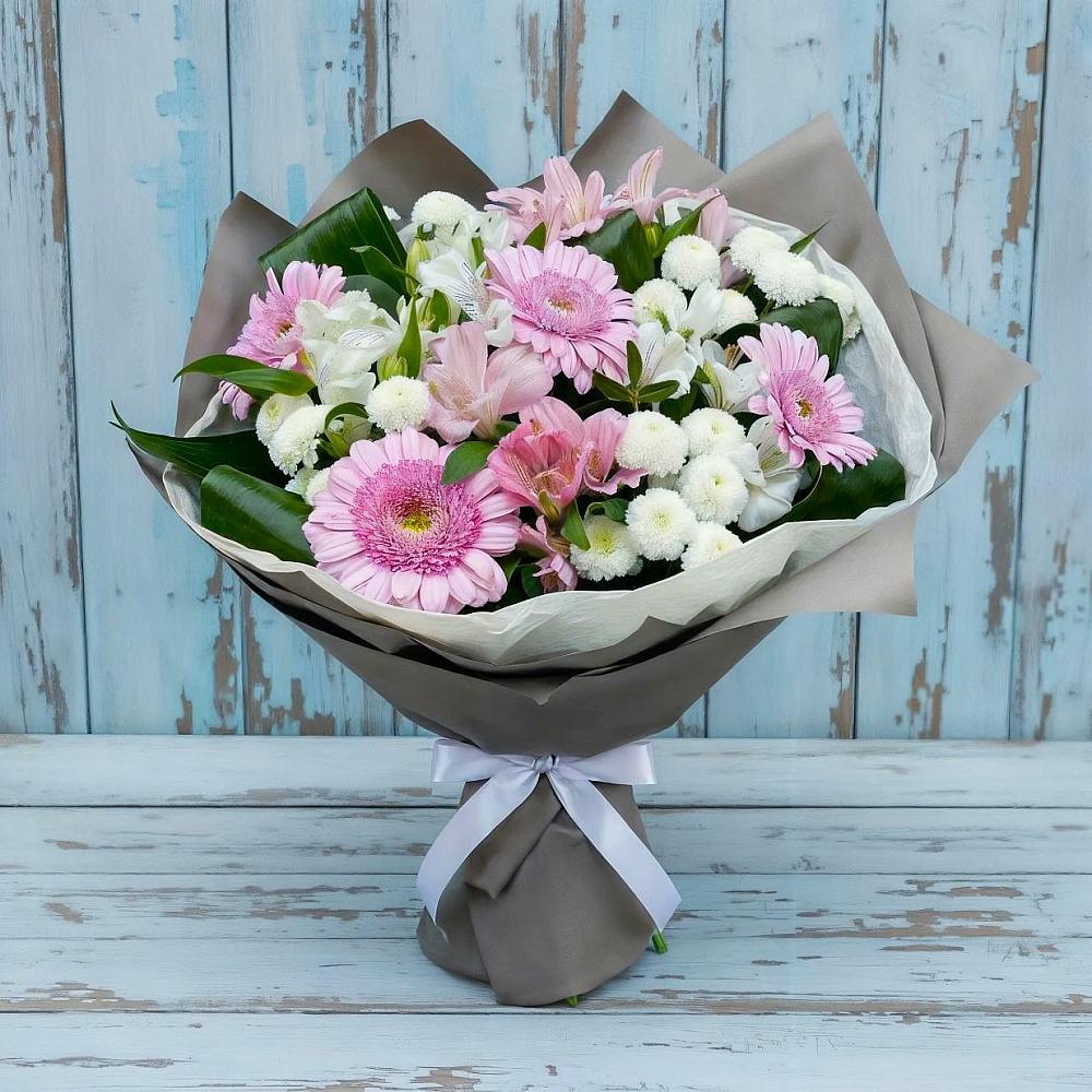 Букет цветов из: Герберы, Альстромерии и Хризантемы в Белую Колпь