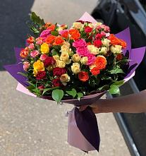 Букет Микс из разноцветных кустовых роз #REPLACE_PRED# Белую Колпь