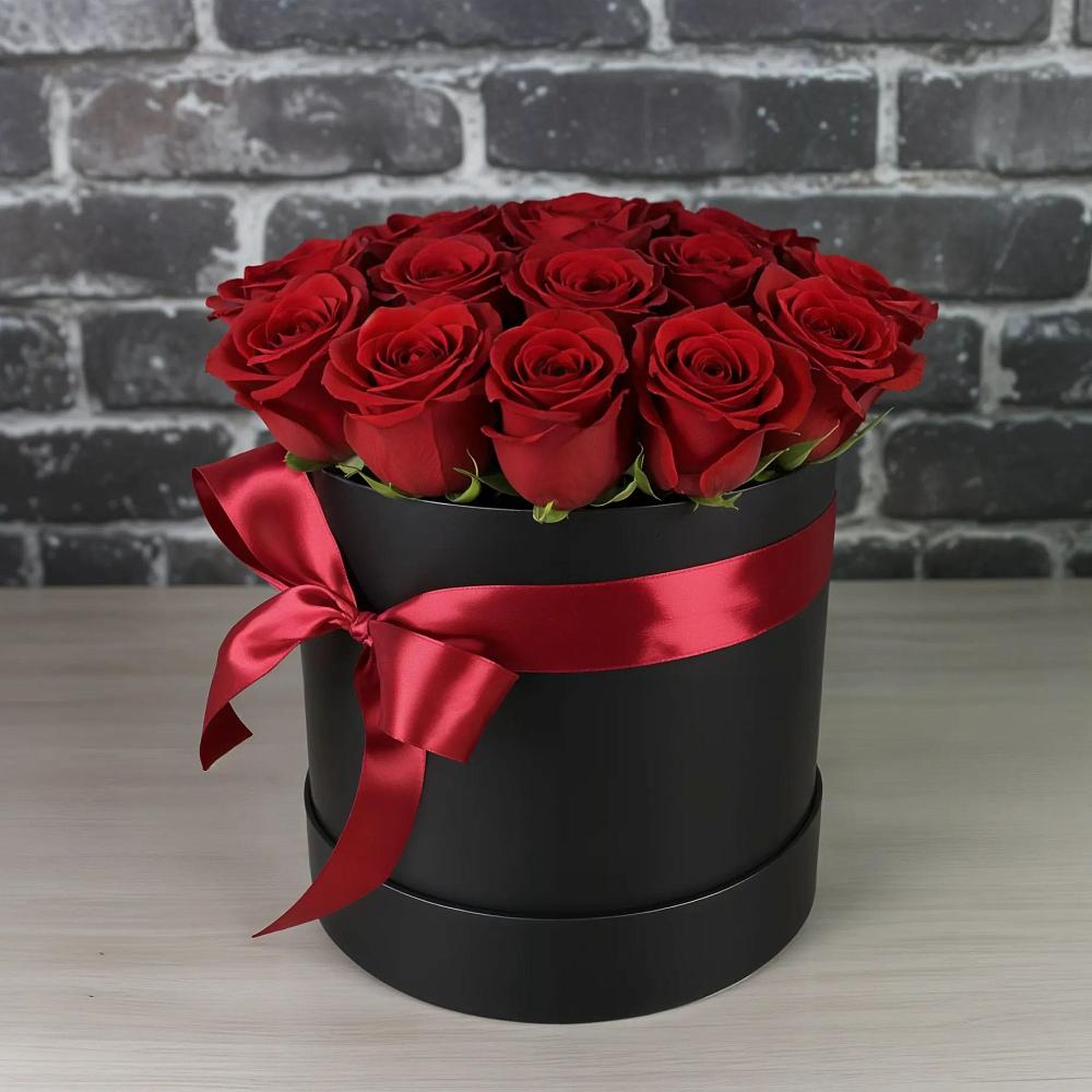 Цветочная композиция из Розы в шляпной коробке в Белую Колпь