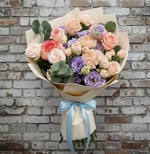 Букет цветов из:  Розы, Лизиантусы и Гвоздики #REPLACE_PRED# Белую Колпь